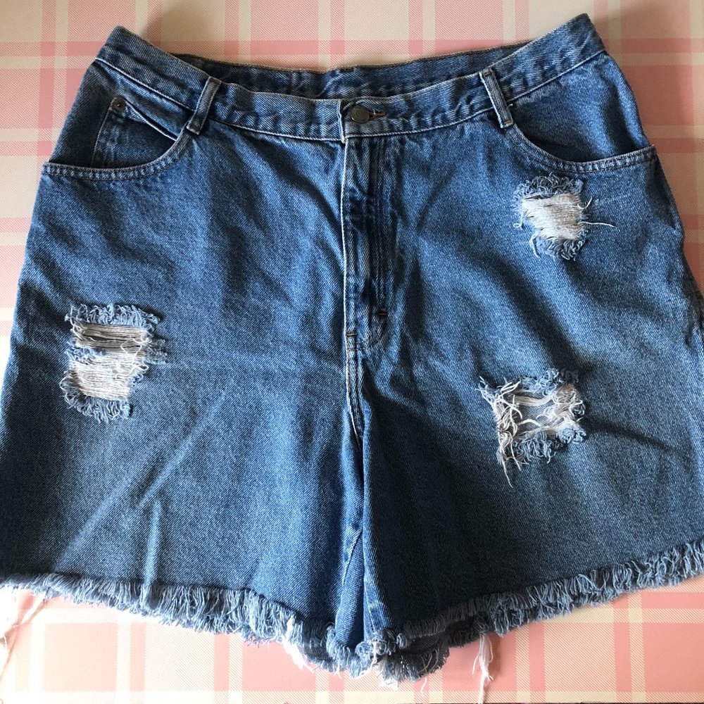4/$30 🌈 Vintage cutoff shorts!